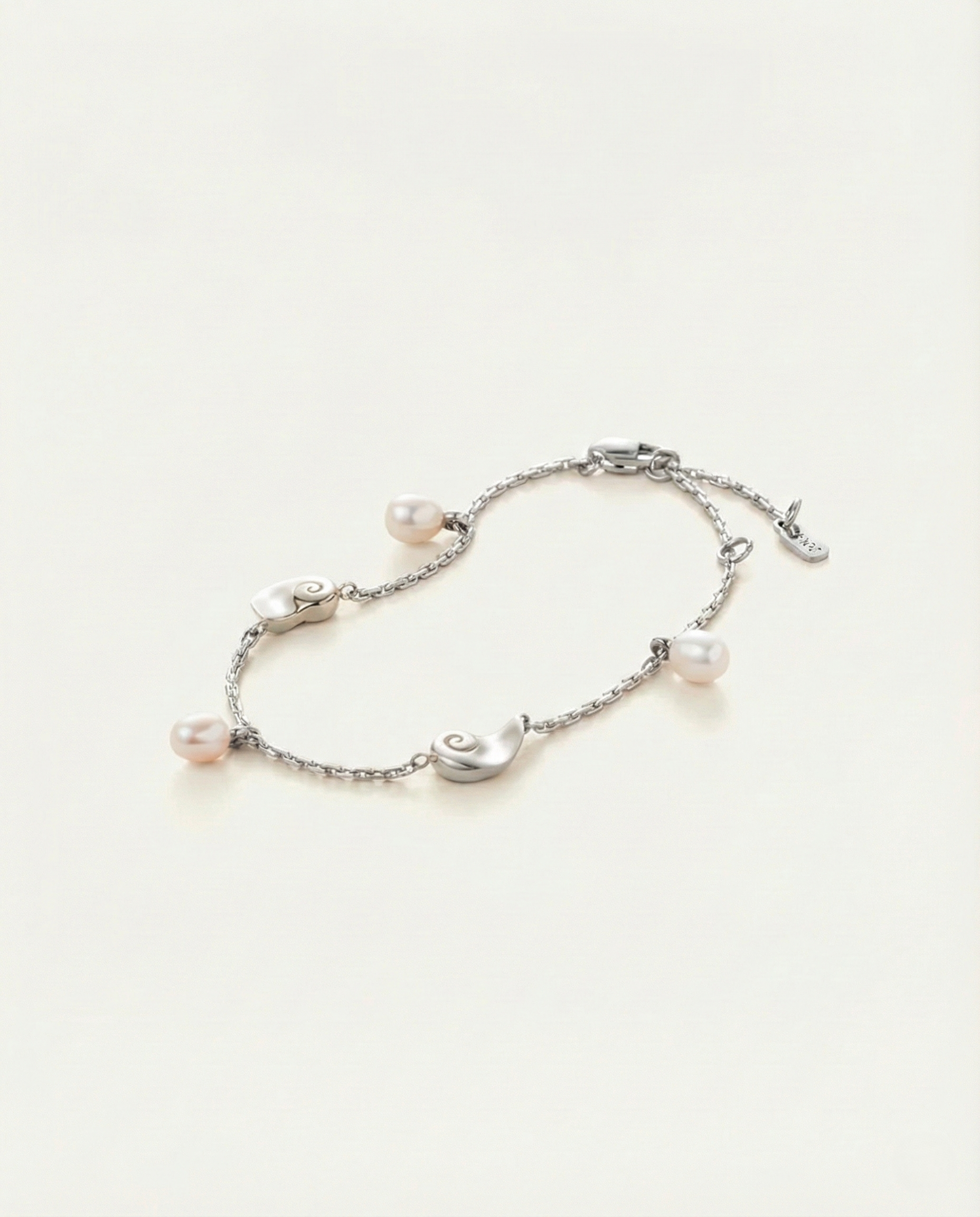 Adjustable link bracelet