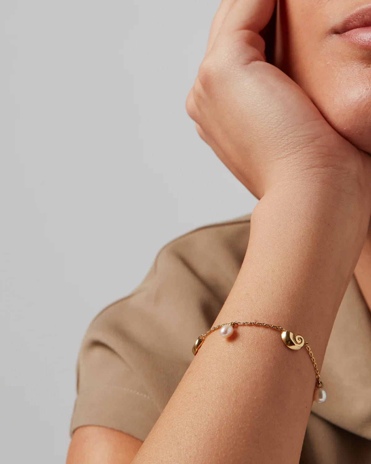 Adjustable link bracelet