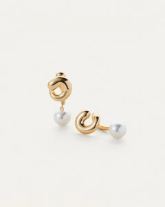 Daphne pearl earrings
