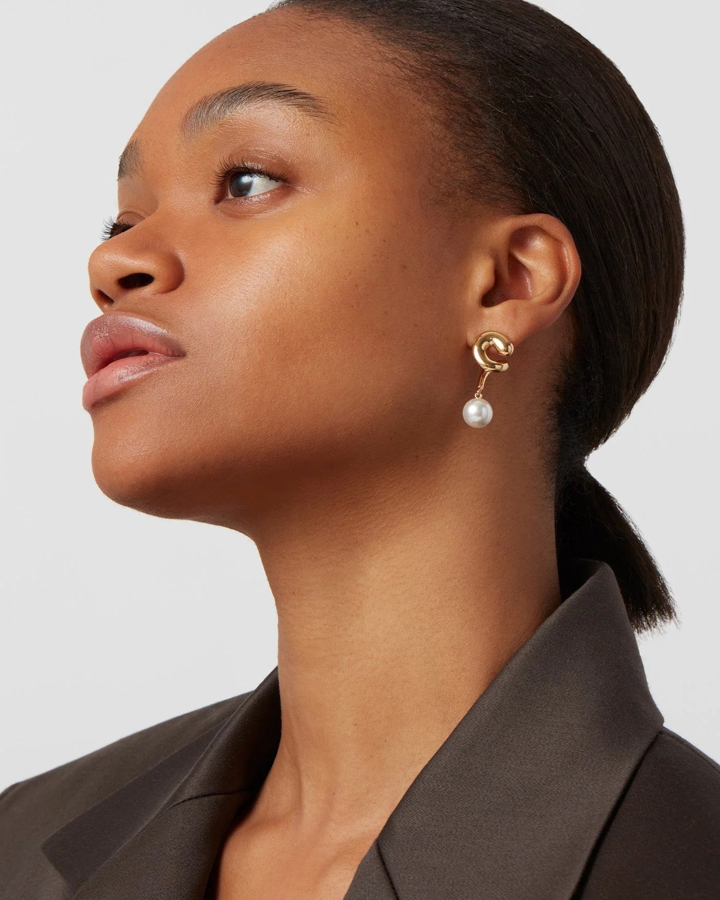 Daphne pearl earrings