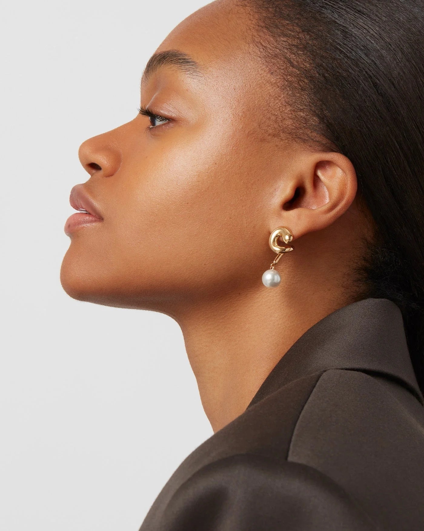 Daphne pearl earrings